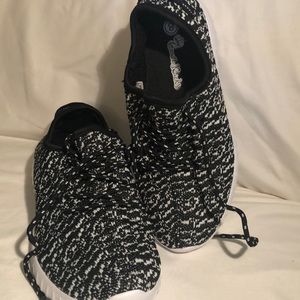 Black n white sneakers